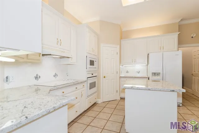 $2,400 | 712 Troutbeck Drive, Baton Rouge, LA 70810