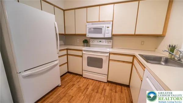 $259,900 | 4655 Cheryl Drive, Bethlehem, PA 18017