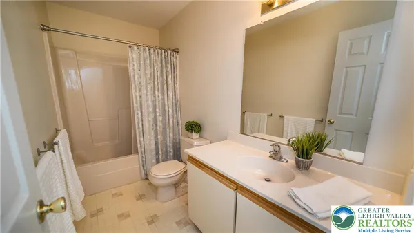 $259,900 | 4655 Cheryl Drive, Bethlehem, PA 18017