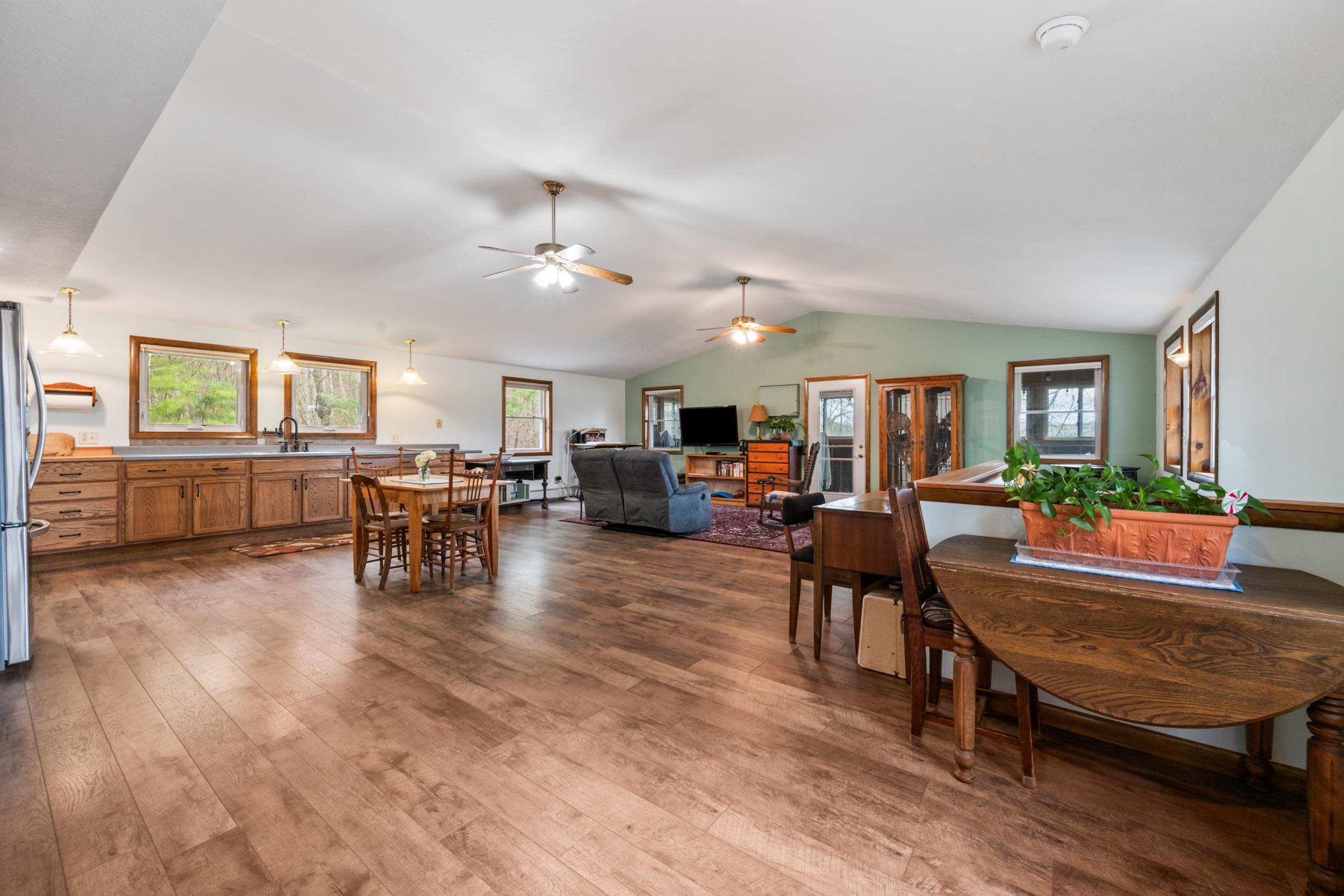 71 Summit Avenue Littleton, NH 03561 - Photo 4 of 37 Gallery Image 4