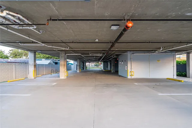 $2,700 | 3728 Northwest 19th Avenue, Unit 304, Miami, FL 33142