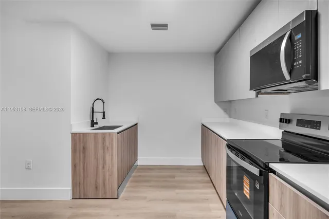 $2,700 | 3728 Northwest 19th Avenue, Unit 304, Miami, FL 33142