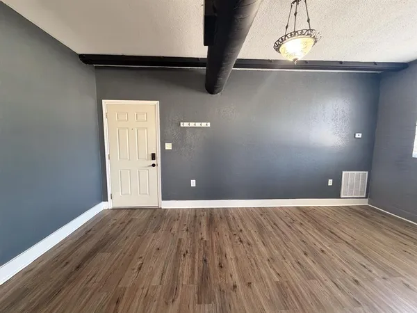 $1,150 | 1300 West Main Street, Unit 202, Waxahachie, TX 75165