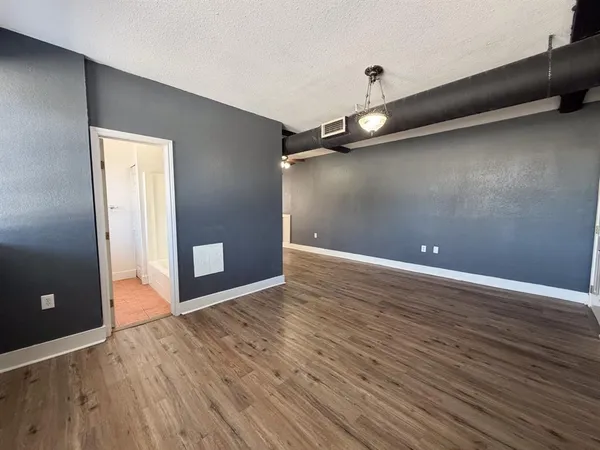 $1,150 | 1300 West Main Street, Unit 202, Waxahachie, TX 75165