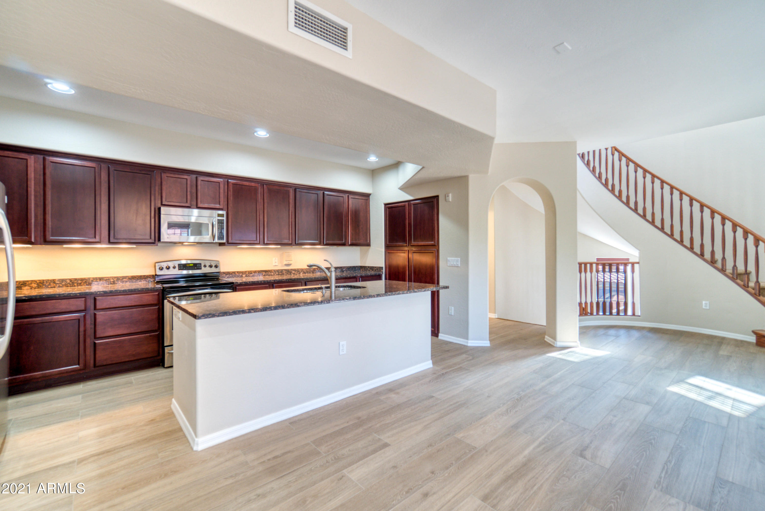 3935 East Rough Rider Road, Unit 1099 Phoenix, AZ 85050 - Photo 9 of 37 Kitchen