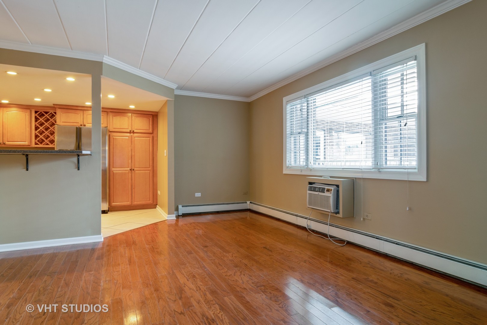 454 Spring Road, Unit 13 Elmhurst, IL 60126 - Photo 2 of 10