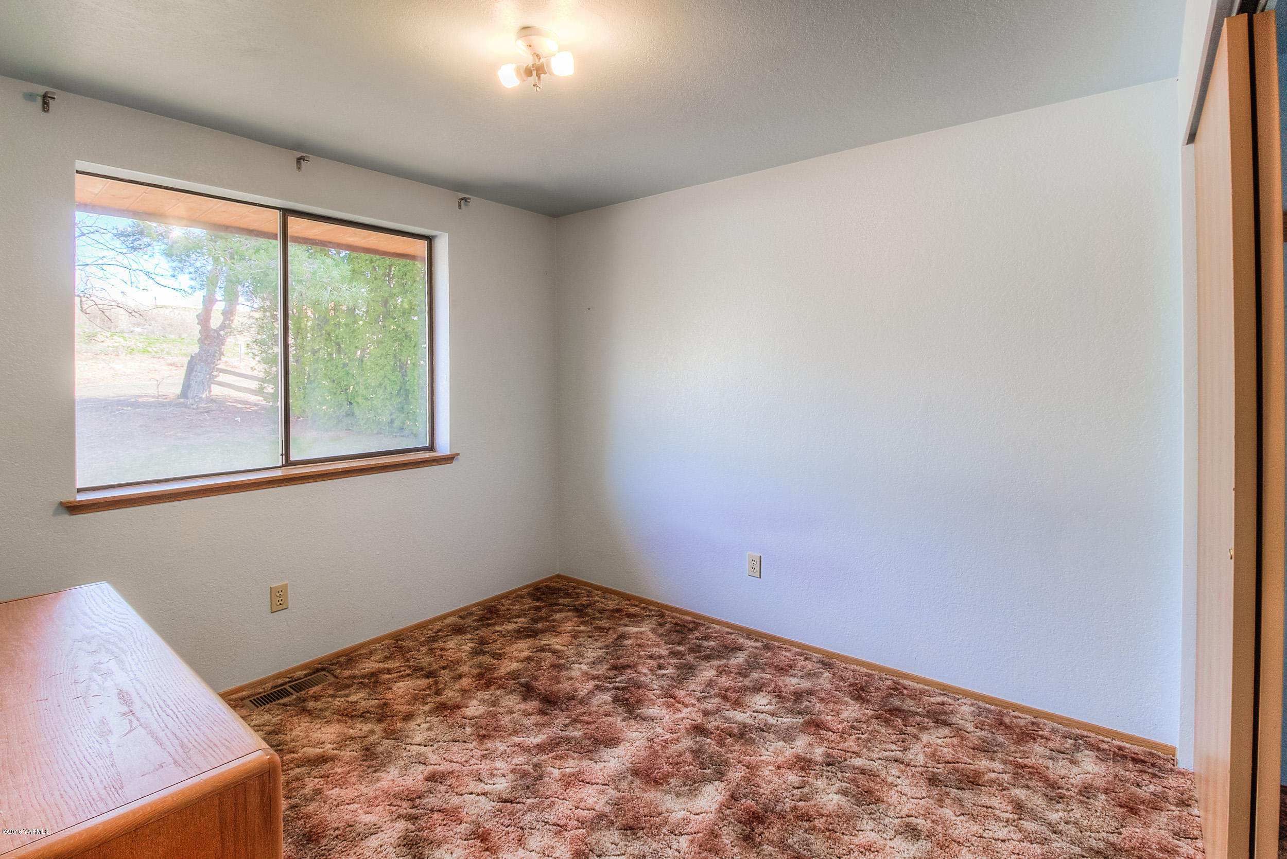 132 Faucher Road Yakima, WA 98901 - Photo 13 of 23 Third Bedroom