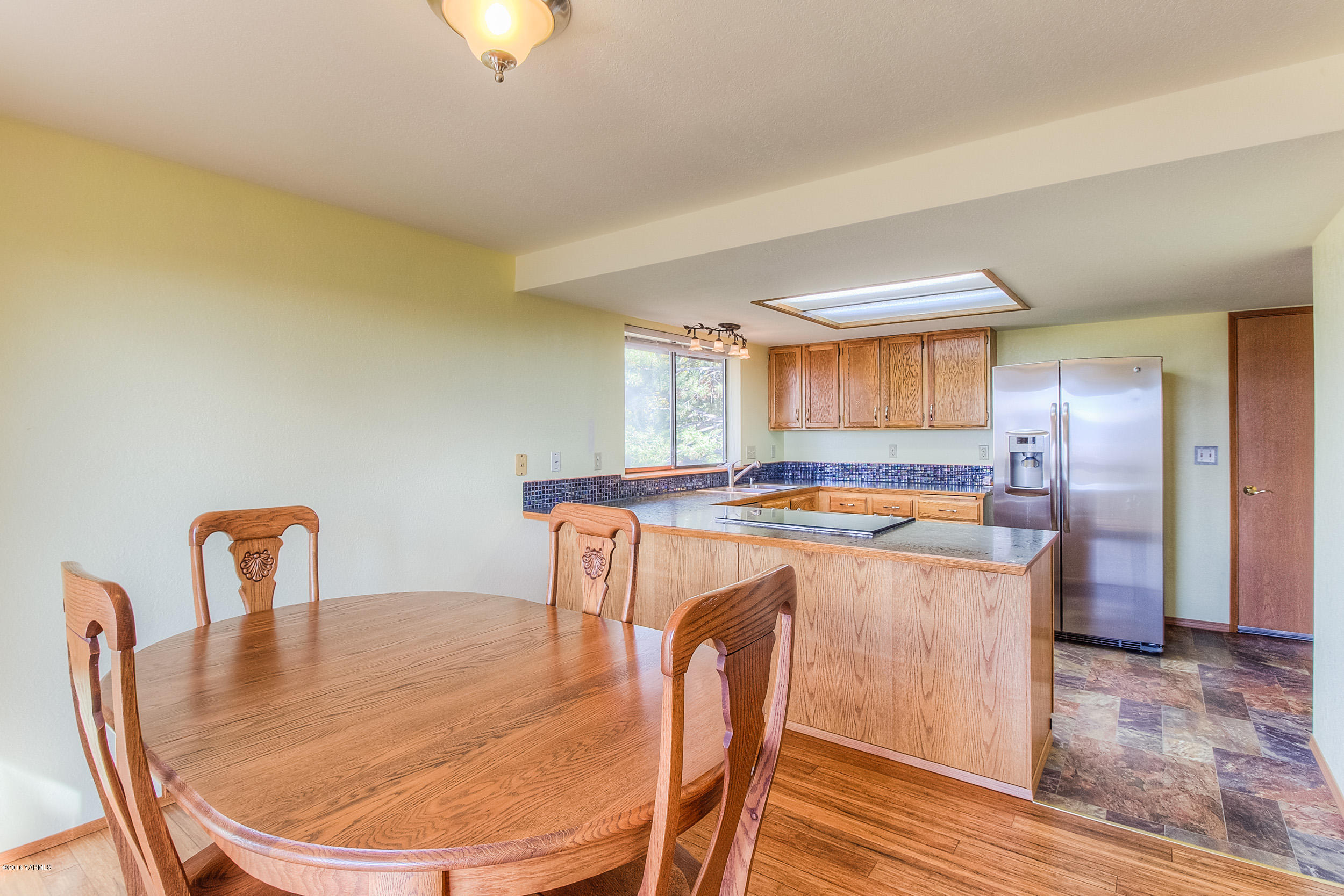 132 Faucher Road Yakima, WA 98901 - Photo 4 of 23 Dining Room