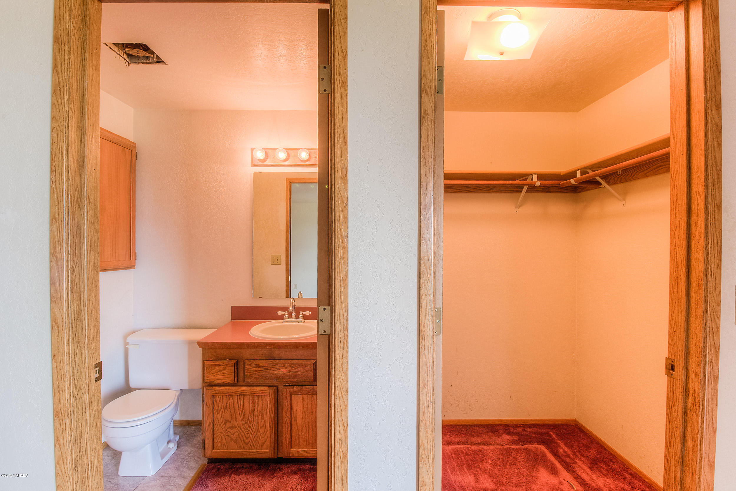 132 Faucher Road Yakima, WA 98901 - Photo 9 of 23 Master Bathroom & Closet