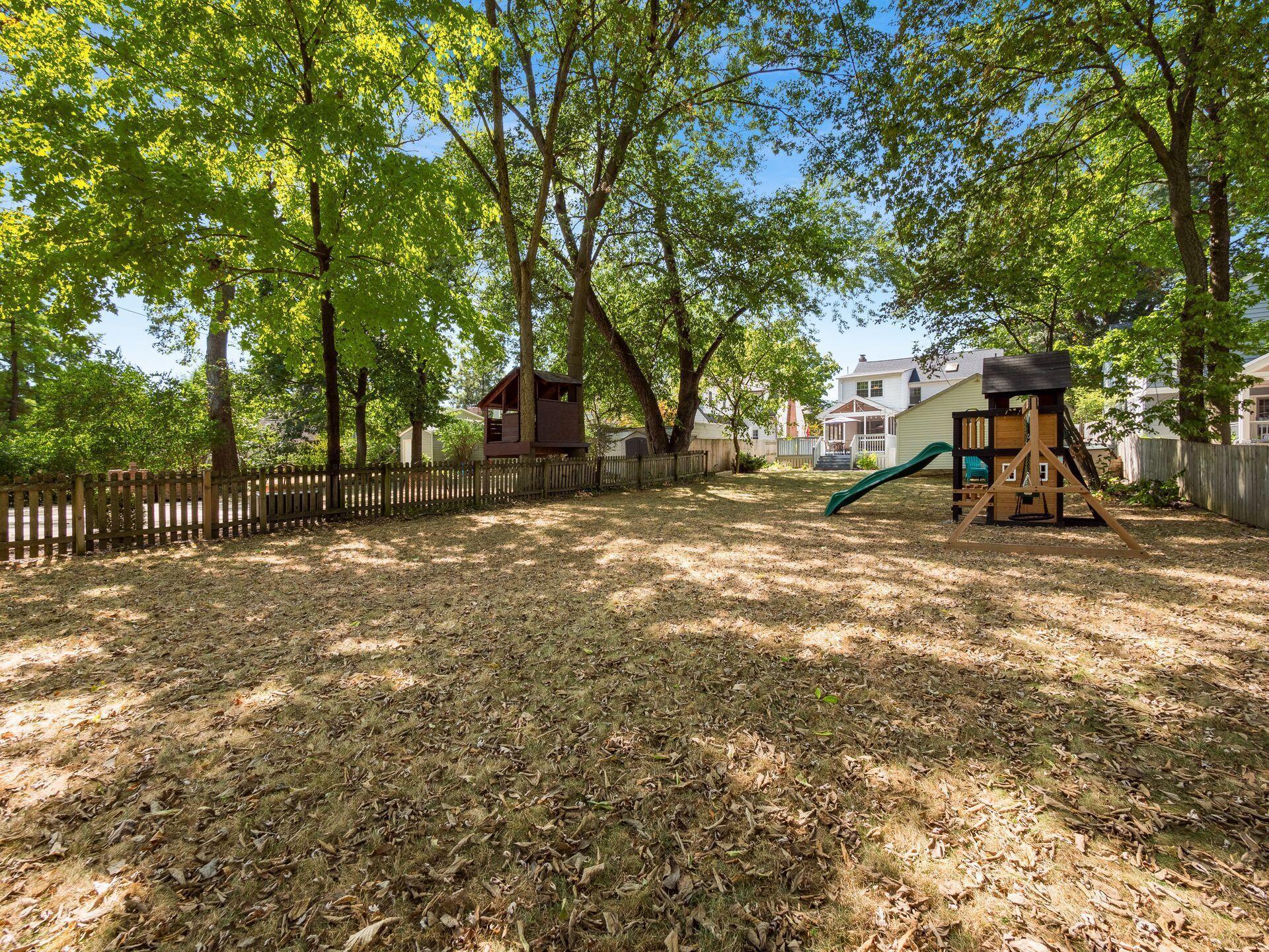 206 North Stanwood Road Bexley, OH 43209 - Photo 49 of 60 Backyard