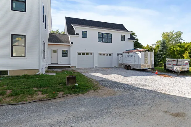 $1,100,000 | 897 Falls Road, Shelburne, VT 05482