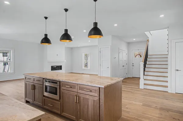 $995,000 | 897 Falls Road, Shelburne, VT 05482