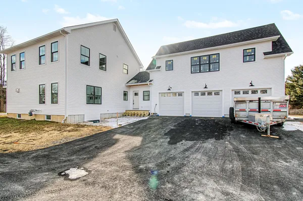 $995,000 | 897 Falls Road, Shelburne, VT 05482