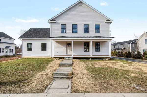$995,000 | 897 Falls Road, Shelburne, VT 05482