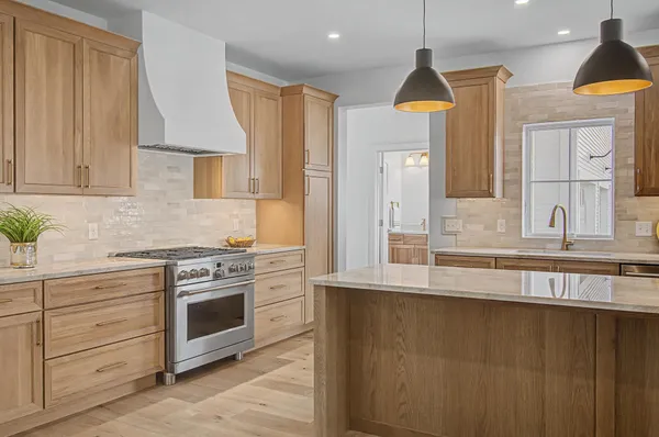 $995,000 | 897 Falls Road, Shelburne, VT 05482