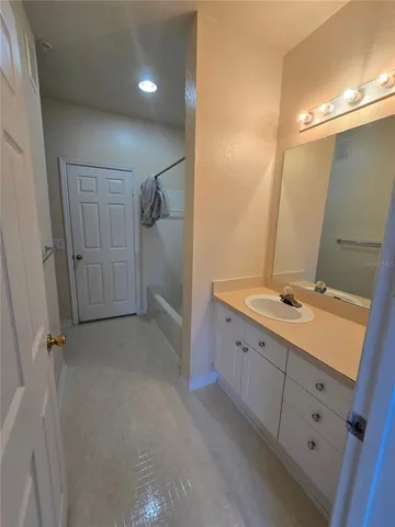 $1,600 | 18001 Richmond Pl Drive, Unit 222, Tampa, FL 33647