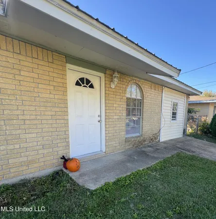 $1,500 | 325 Ferguson Avenue, Long Beach, MS 39560