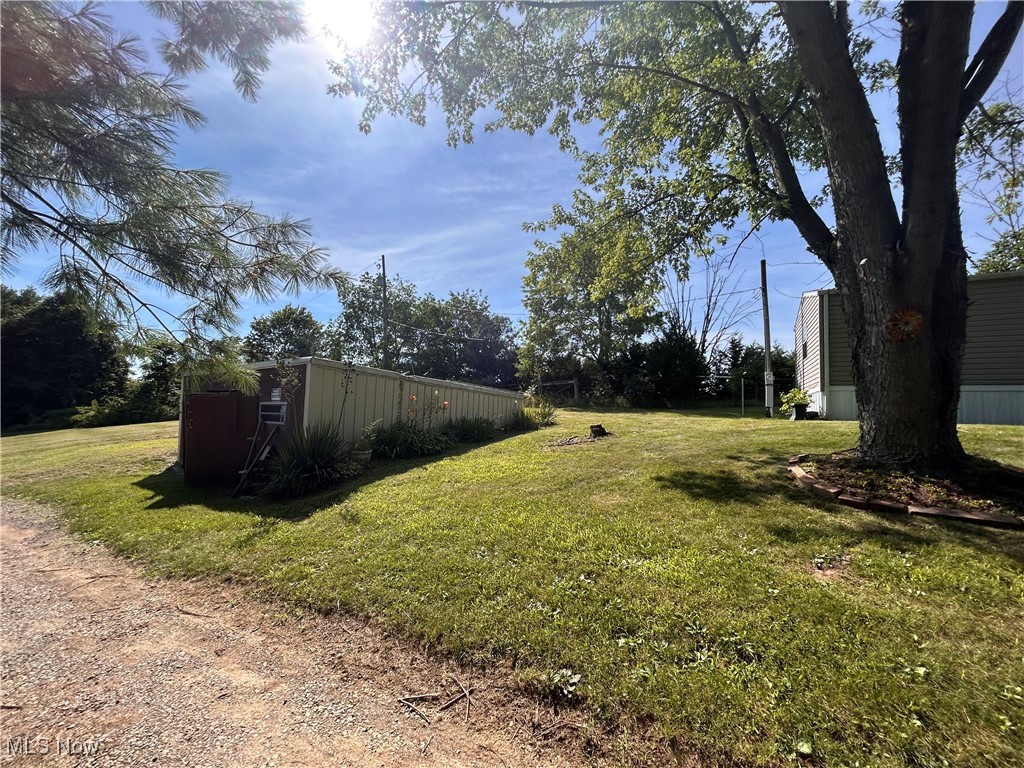 84550 Snyder Road Jewett, OH 43986 - Photo 20 of 21 View of grassy yard