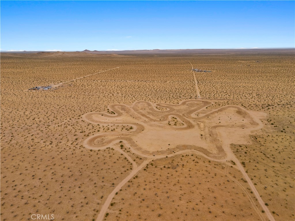 4625813 Drifting Sands Road Adelanto, CA 92301 - Photo 4 of 20