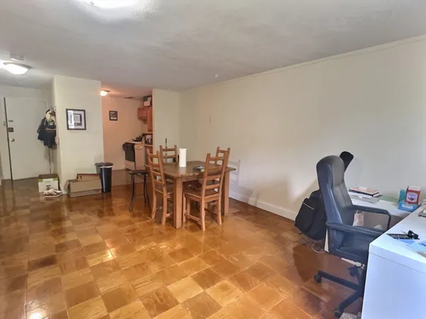 $2,250 | 217 Kent Street, Unit 4, Brookline, MA 02446