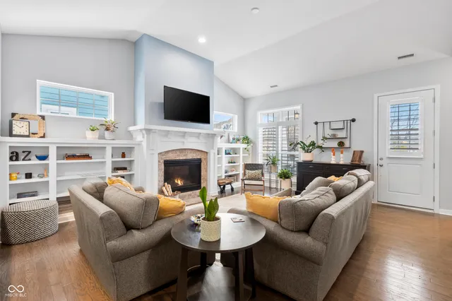 $630,000 | 1401 Farmhouse Drive, Westfield, IN 46074