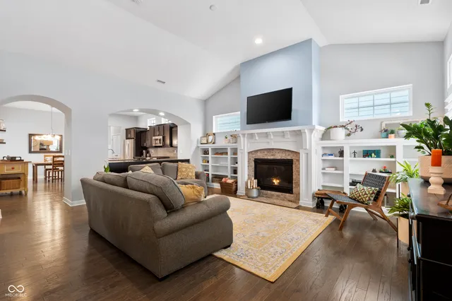 $630,000 | 1401 Farmhouse Drive, Westfield, IN 46074