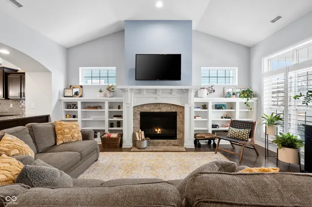 $630,000 | 1401 Farmhouse Drive, Westfield, IN 46074