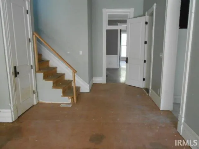 $92,480 | 813 Southeast Riverside Drive, Evansville, IN 47713