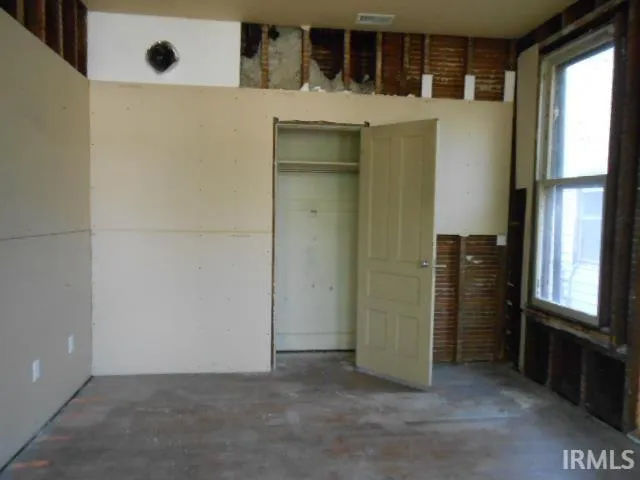 $92,480 | 813 Southeast Riverside Drive, Evansville, IN 47713