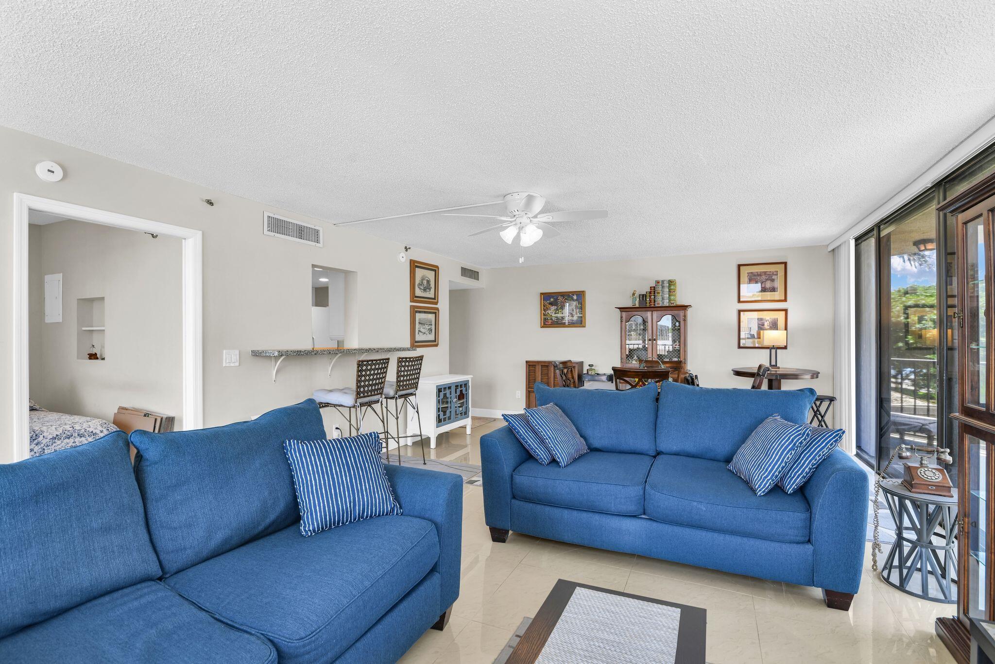 899 Jeffery Street, Unit 3010 Boca Raton, FL 33487 - Photo 7 of 99 899 Jeffery St 301 Livingroom 5