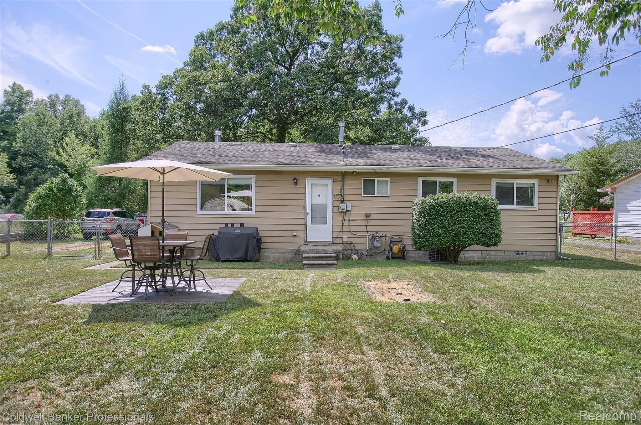 13417 Rawsonville Road Belleville, MI 48111 - Photo 25 of 30 25-Rear.jpg