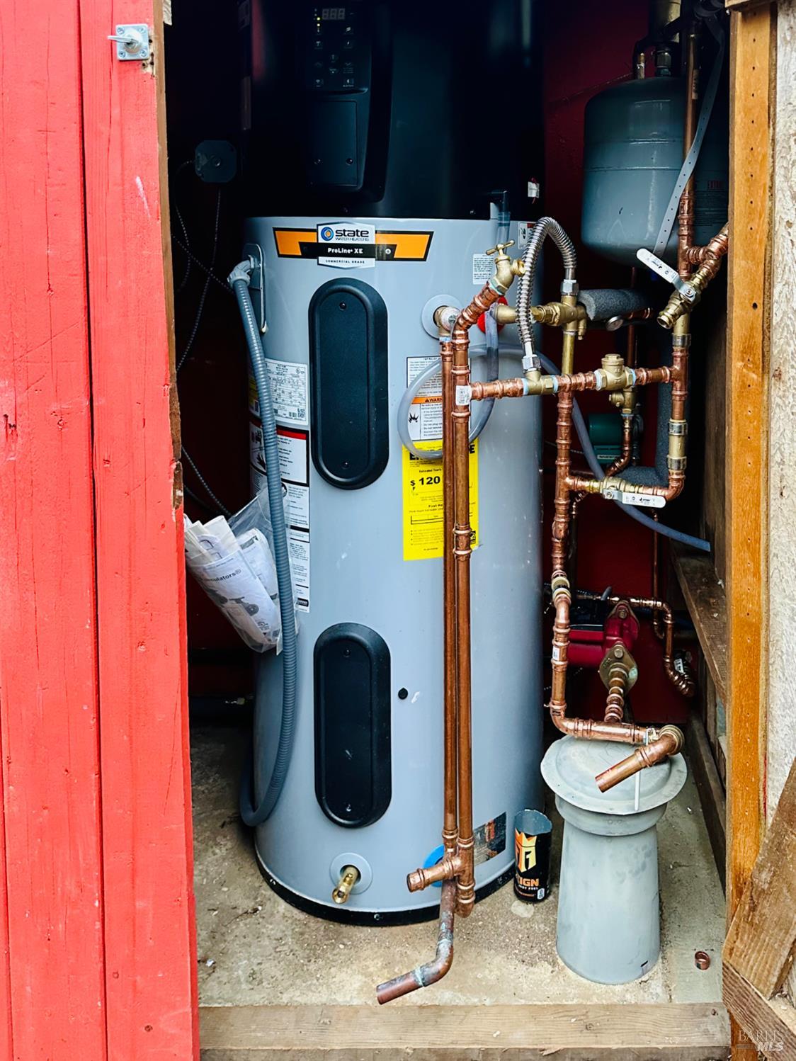 108 Pierson Street Santa Rosa, CA 95401 - Photo 22 of 33 a utility room with dryer and washer