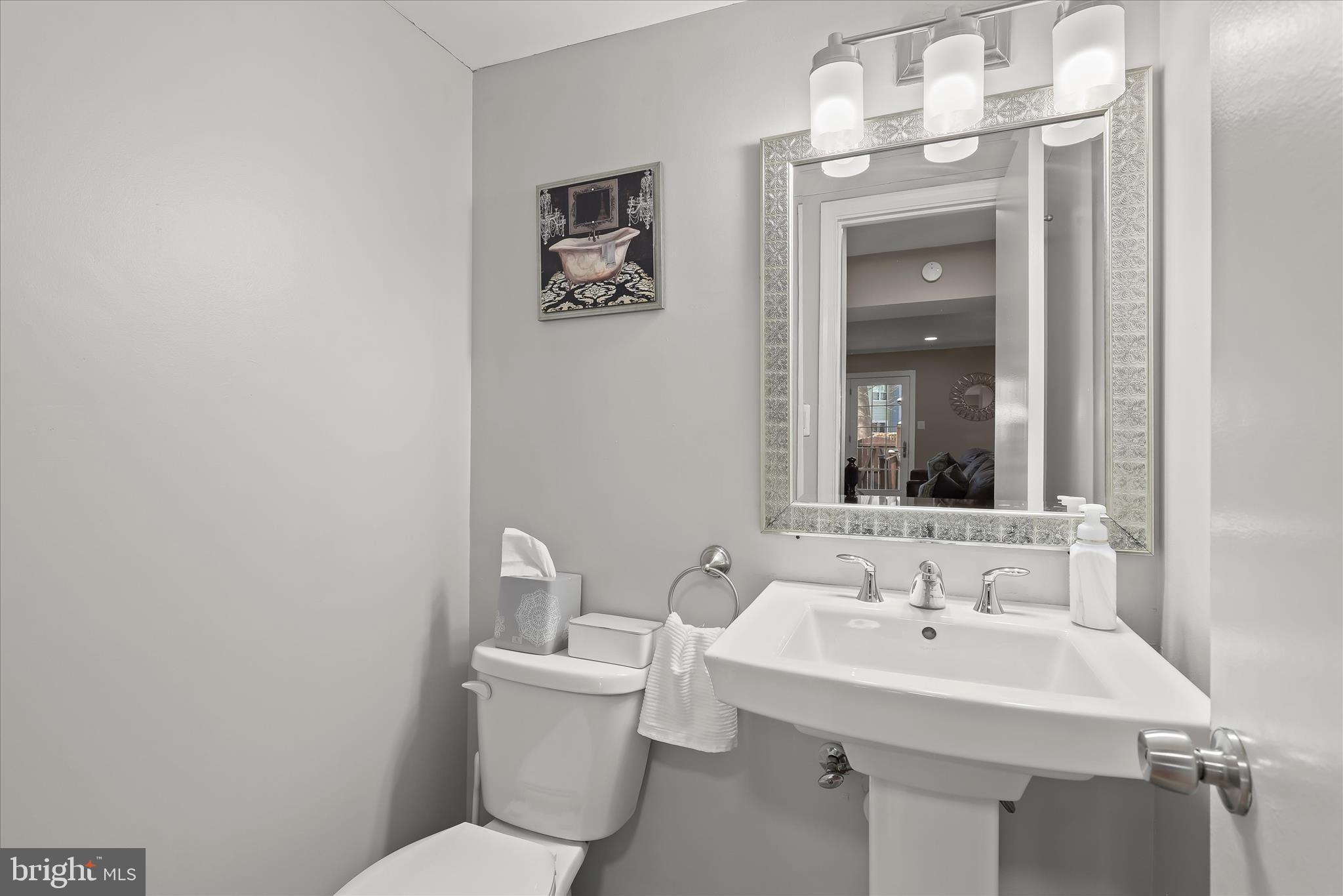 10 Ramsdell Terrace Gaithersburg, MD 20878 - Photo 15 of 40 Powder room