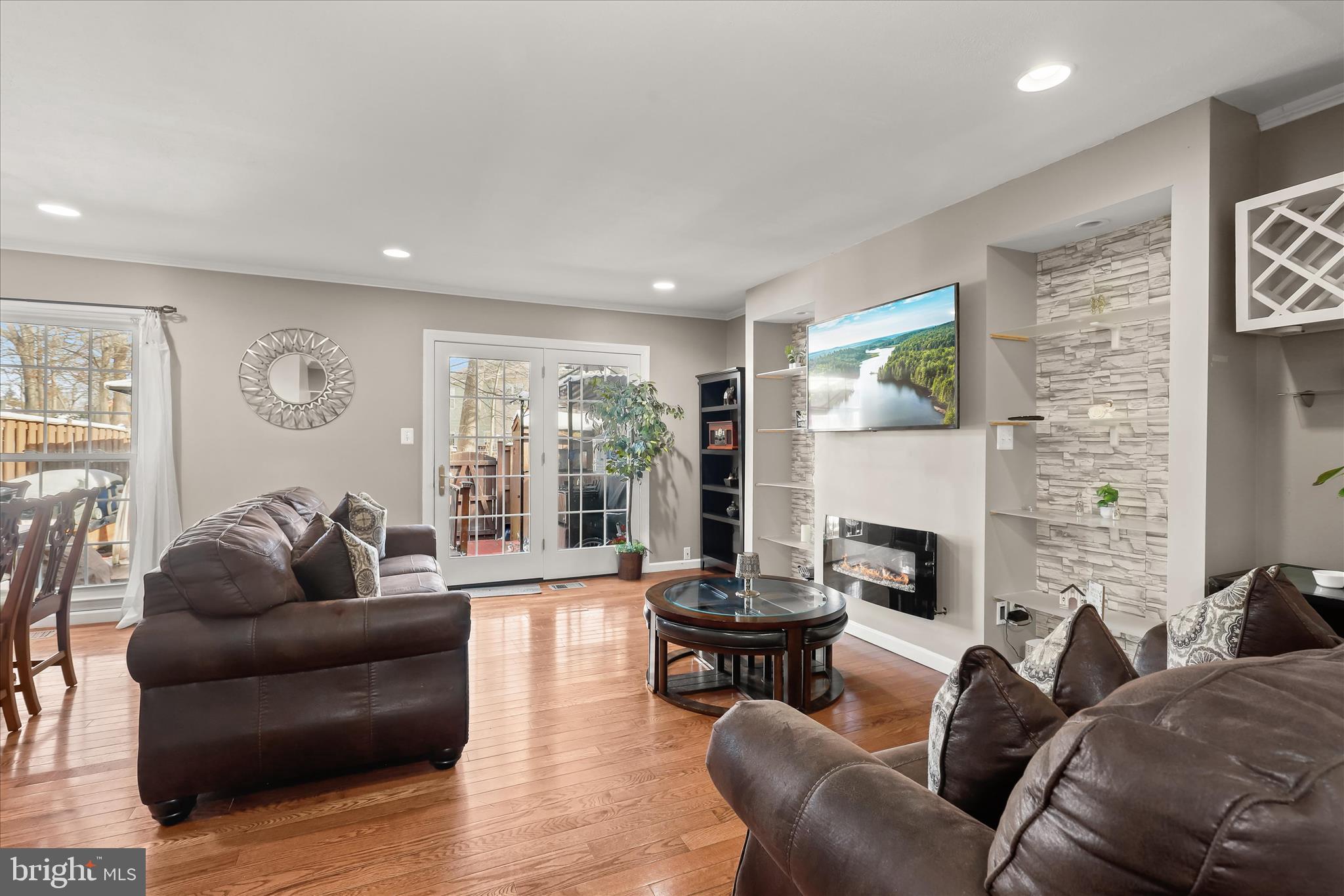 10 Ramsdell Terrace Gaithersburg, MD 20878 - Photo 38 of 40 Sun filled open floor plan