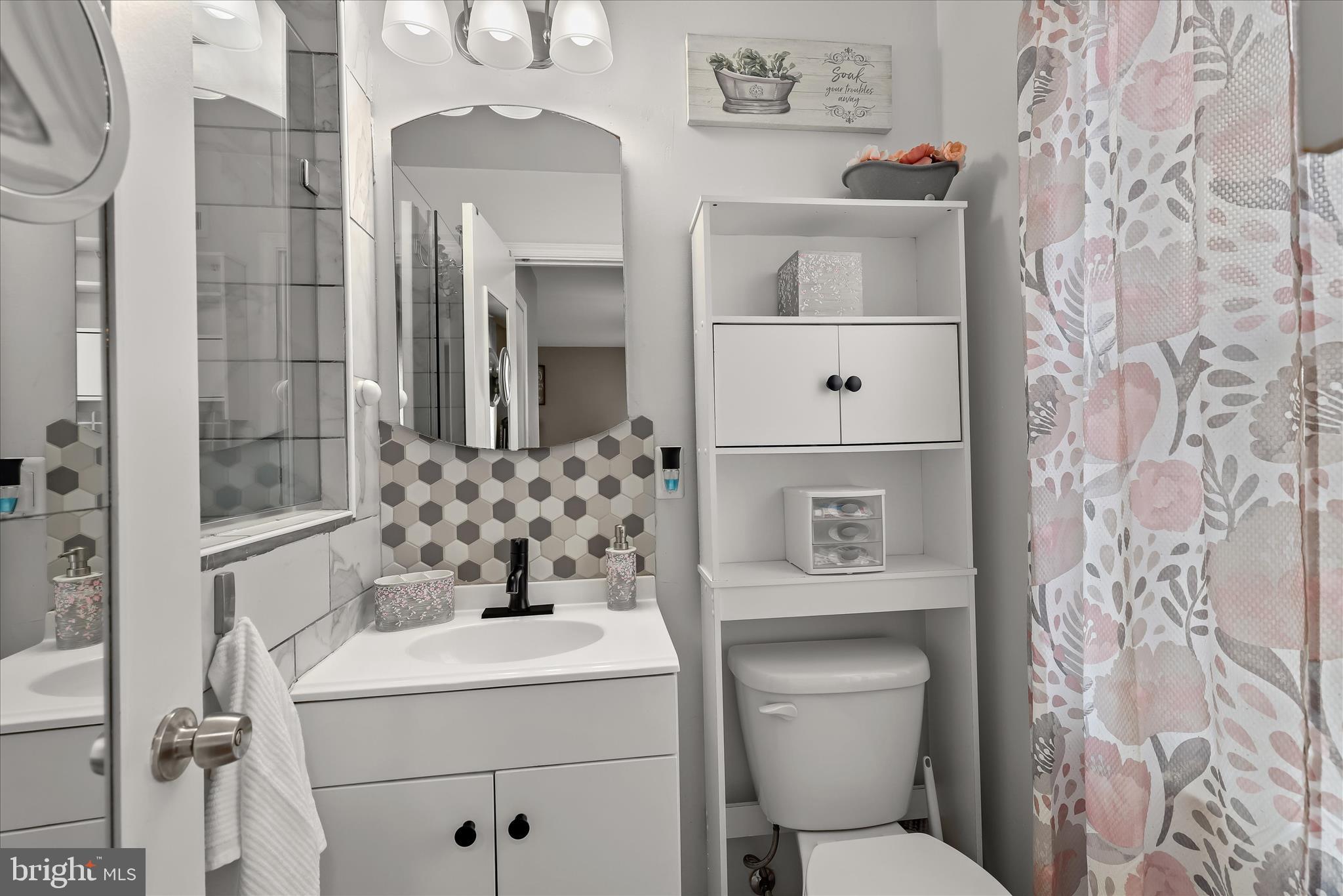 10 Ramsdell Terrace Gaithersburg, MD 20878 - Photo 20 of 40 Primary en suite bathroom