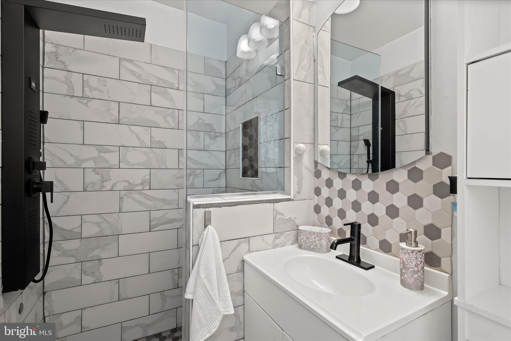 10 Ramsdell Terrace Gaithersburg, MD 20878 - Photo 21 of 40 Updated primary bathroom