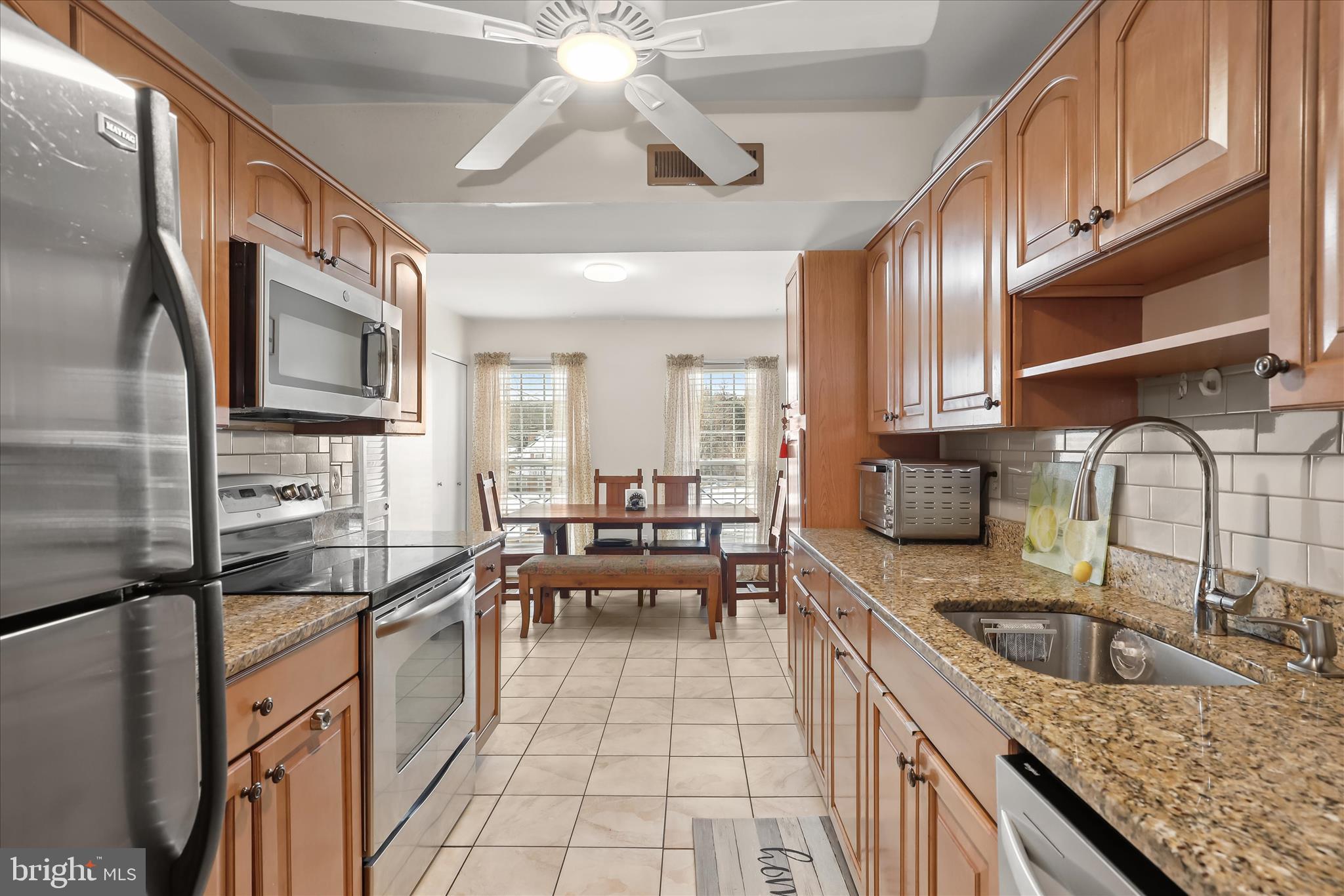 10 Ramsdell Terrace Gaithersburg, MD 20878 - Photo 2 of 40 Updated kitchen with breakfast room