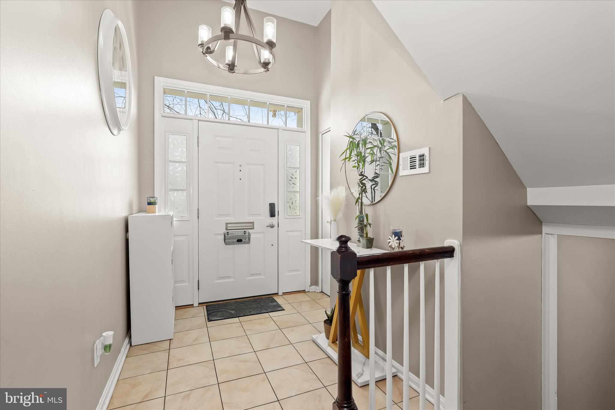 10 Ramsdell Terrace Gaithersburg, MD 20878 - Photo 6 of 40 Foyer