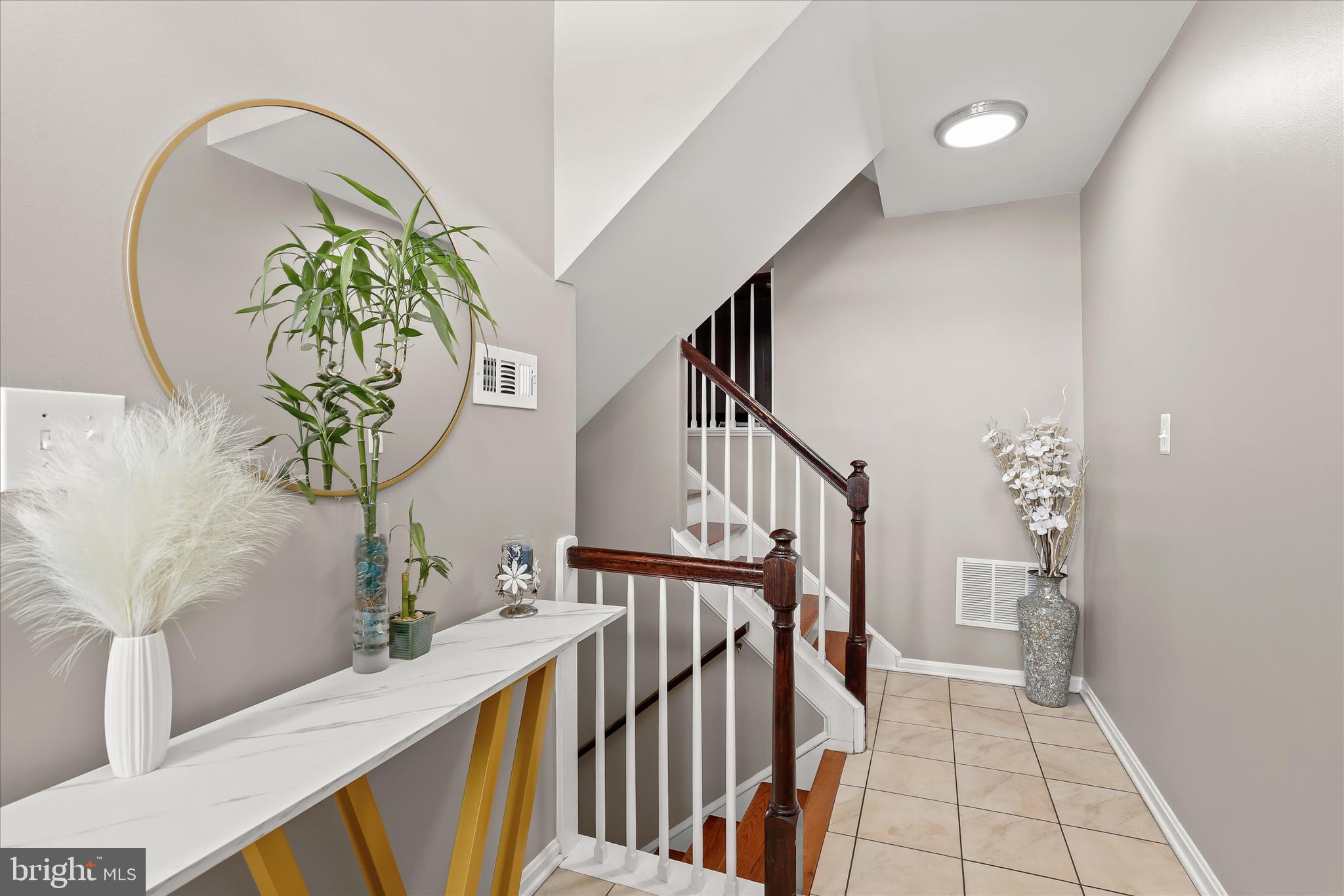 10 Ramsdell Terrace Gaithersburg, MD 20878 - Photo 7 of 40 Foyer