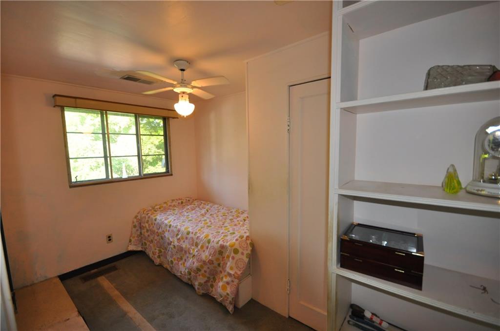 427 East Garden Road Pittsburgh, PA 15227 - Photo 13 of 23 Gallery Image 13