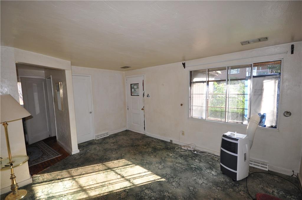 427 East Garden Road Pittsburgh, PA 15227 - Photo 4 of 23 Gallery Image 4