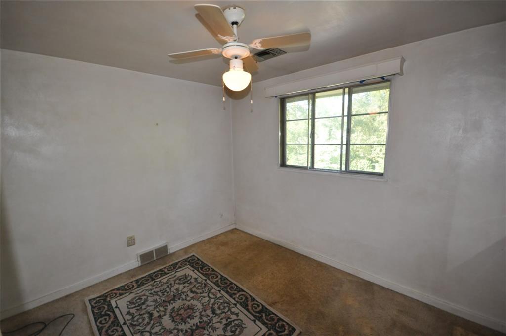 427 East Garden Road Pittsburgh, PA 15227 - Photo 10 of 23 Gallery Image 10