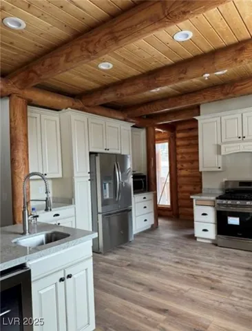 $3,995,900 | 311 Crestview Drive, Las Vegas, NV 89124