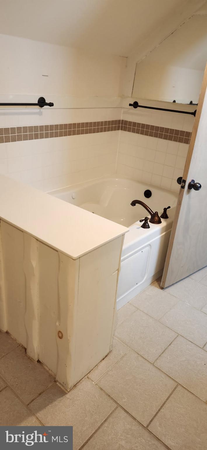 102 Hayward Street Cambridge, MD 21613 - Photo 17 of 35 a view of a bathroom