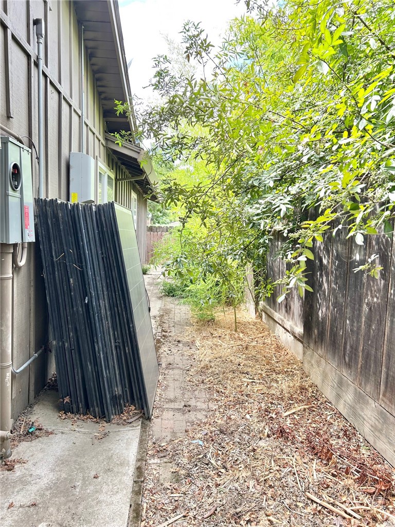 3375 De Anza Court Merced, CA 95348 - Photo 26 of 32 Side of house