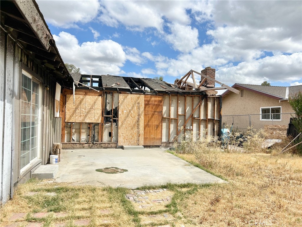 3375 De Anza Court Merced, CA 95348 - Photo 31 of 32 Backyard patio area