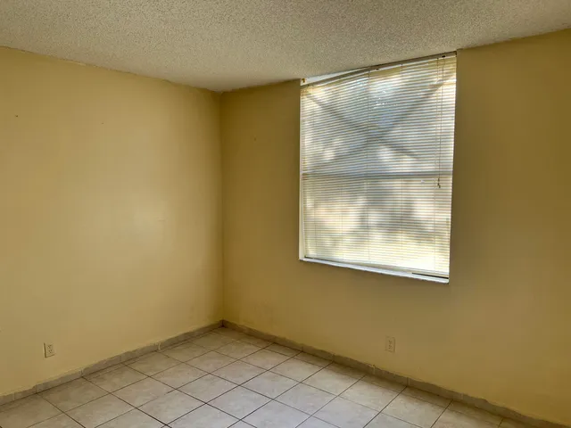 $110,000 | 7591 Northwest 1st Street, Unit 401, Margate, FL 33063