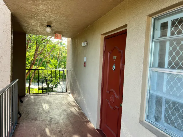 $110,000 | 7591 Northwest 1st Street, Unit 401, Margate, FL 33063