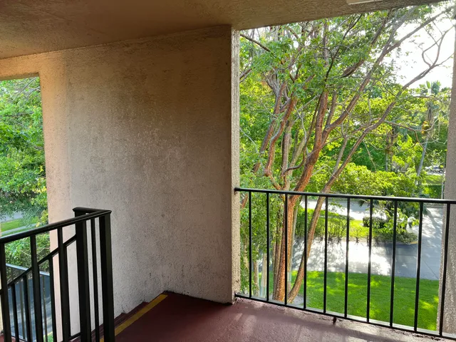 $110,000 | 7591 Northwest 1st Street, Unit 401, Margate, FL 33063