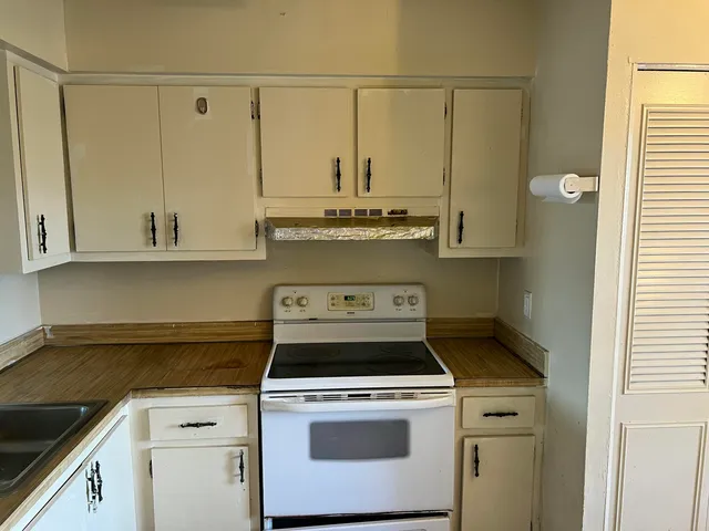 $110,000 | 7591 Northwest 1st Street, Unit 401, Margate, FL 33063